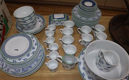 A Villeroy & Boch porcelain part service